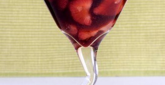 Клубника в базиликовом сиропе