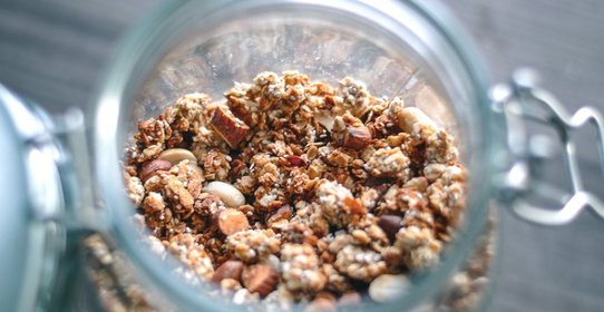 Кокосовая гранола с кленовым сиропом