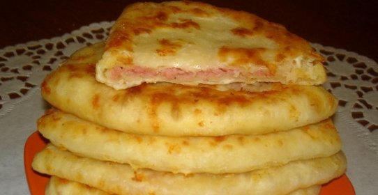 Лепешки с ветчиной и сыром