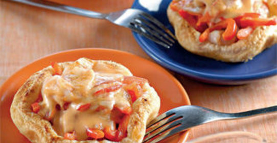 Мини-пироги с тигровыми креветками и кетчупом