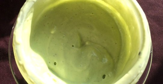 Салатная заправка из авокадо с тархуном