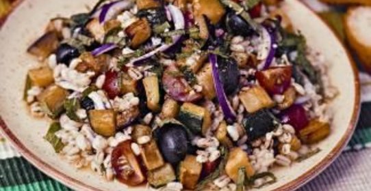 Салат с перловкой