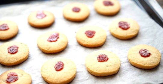 Песочное печенье с джемом