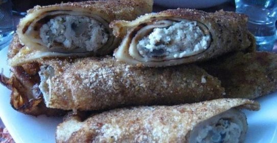 Блинчики с курицей и грибами в панировке