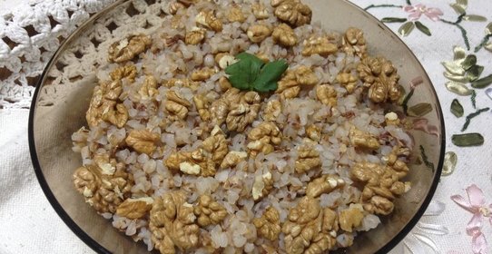 Гречневая каша с чесноком и грецкими орехами