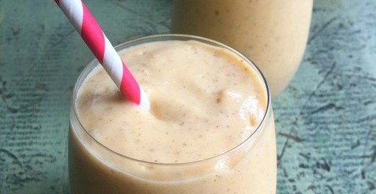 Йогуртовый смузи с манго