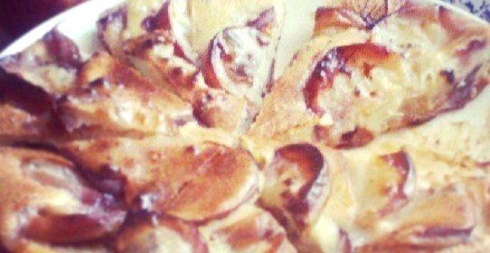 Шарлотка с инжирными персиками