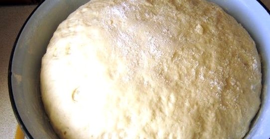 Простое тесто для пиццы