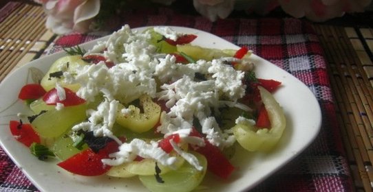 Салат с виноградом и болгарским перцем Пикантные нотки