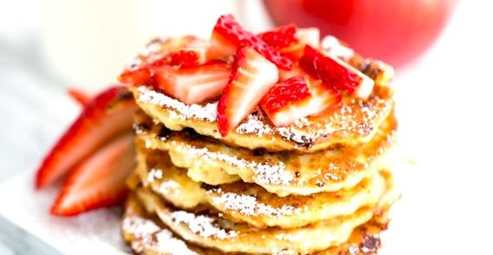 Оладьи с творогом и изюмом