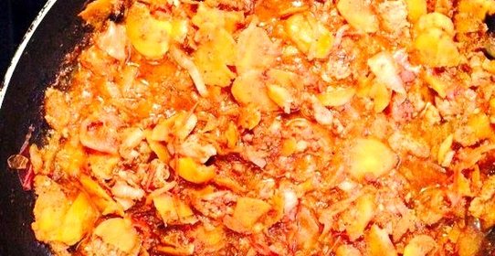 Говядина с аджикой и помидорами