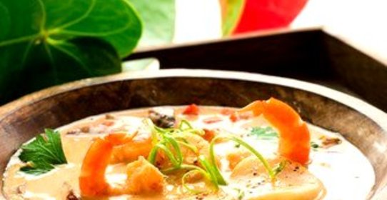 Похлебка с креветками и морскими гребешками