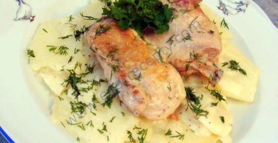 Тушеная куриная грудка в сметане