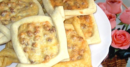 Ватрушки из слоеного теста