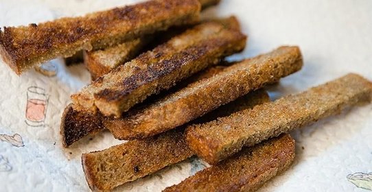 Сухарики из черного хлеба