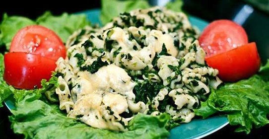Макароны со шпинатом под сыром