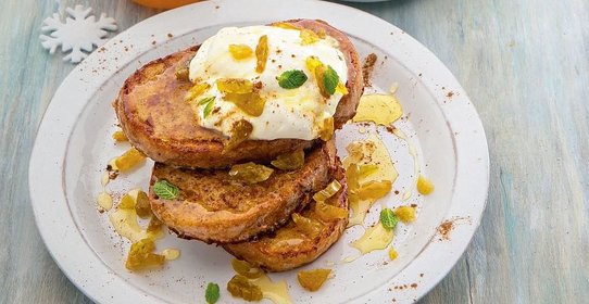 Гренки из пшеничного хлеба с корицей и медом