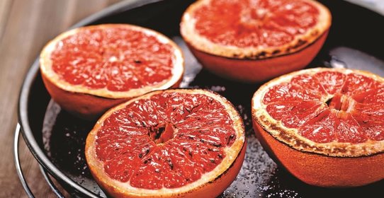 Картофель в мундире с пряностями и разными начинками