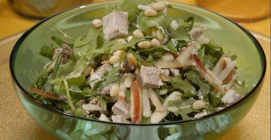 Салат из свиного окорока с грушами