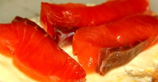 Малосольная красная рыба