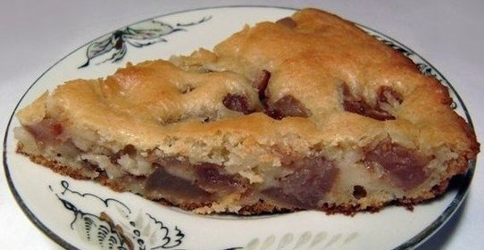 Шарлотка из сушеных яблок