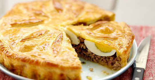 Пирог с фаршем и яйцами