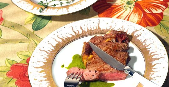 Рибай с бататом и соусом чимичурри