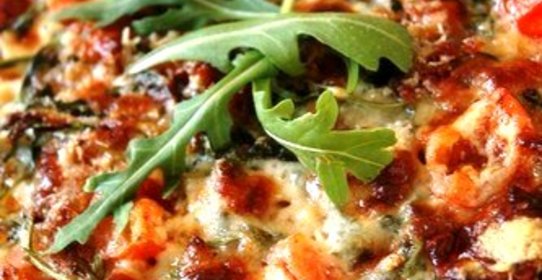 Пицца с луком-пореем и артошоками