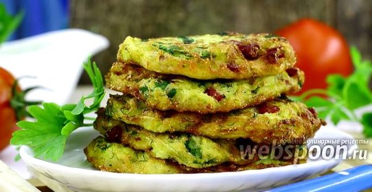 Оладьи из кабачков с колбасой