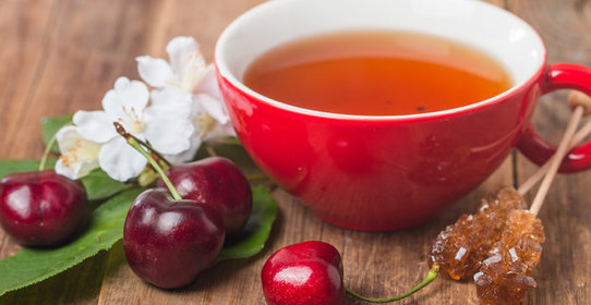 Горячий вишневый напиток