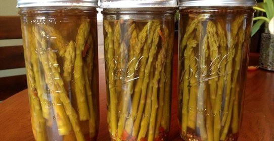 Маринованная спаржа