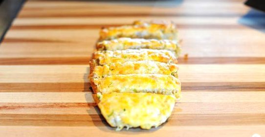 Чесночно-сырный хлеб