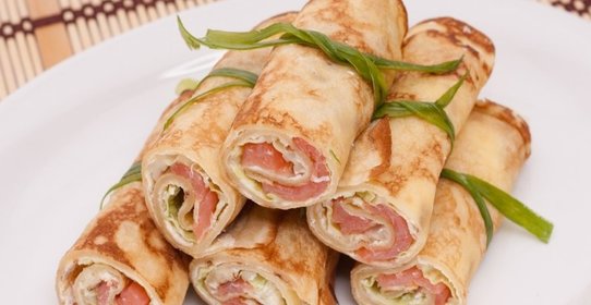 Блины с семгой и творожным сыром