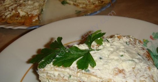 Блинный сметанный торт с брынзой