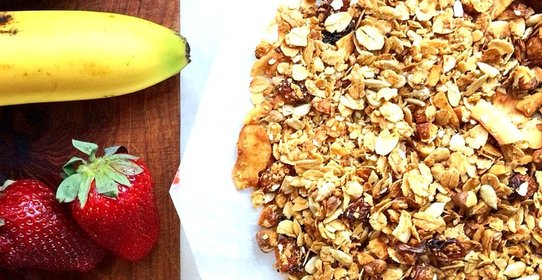 Запеченные овсяные мюсли с орехами и кокосовыми хлопьями