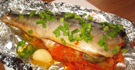 Скумбрия фаршированная, запеченная в фольге