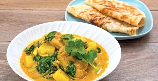 Курица карри с лепешками ротти