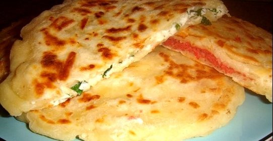 Сырные лепешки с начинкой