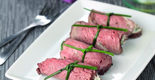 Ростбиф с хреном и огурцами