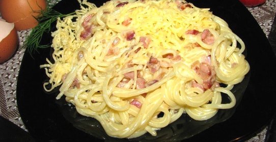 Спагетти под соусом карбонара