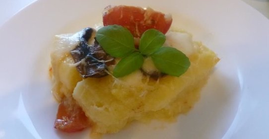 Полента с грибами и томатами