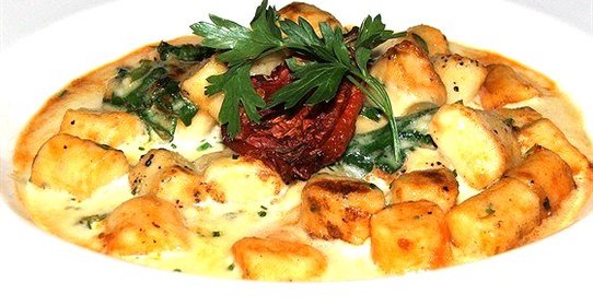 Ньокки с черемшой и голубым сыром