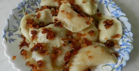 Вареники с картошкой и салом