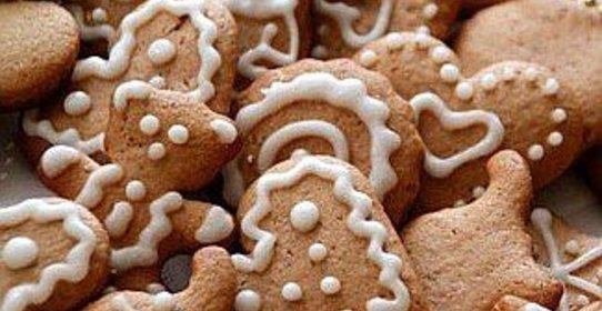 Имбирные пряники, украшенные глазурью