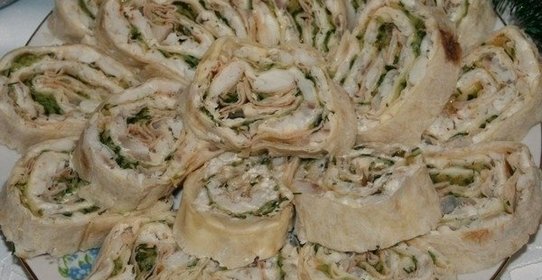 Рулетики из лаваша с рыбой