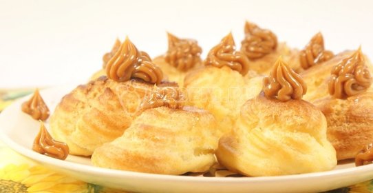 Эклеры «домашние» с варенной сгущенкой