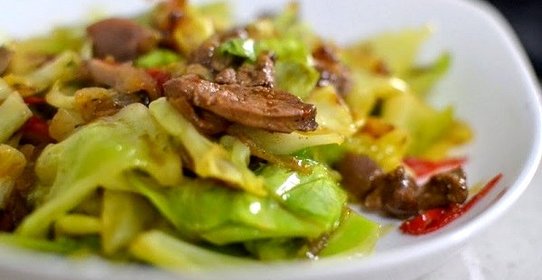 Куриная печень с капустой