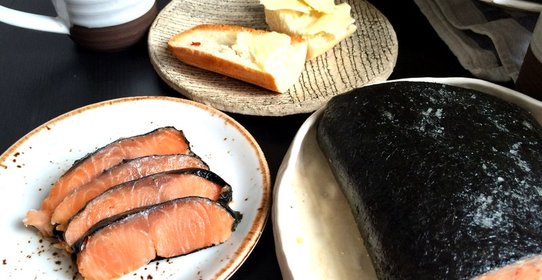 Слабосоленая семга в нори