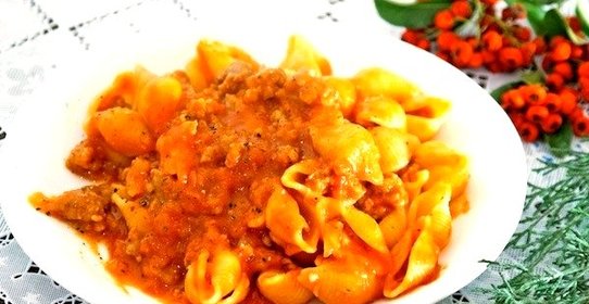 Ракушки с ароматным мясом и сырным соусом