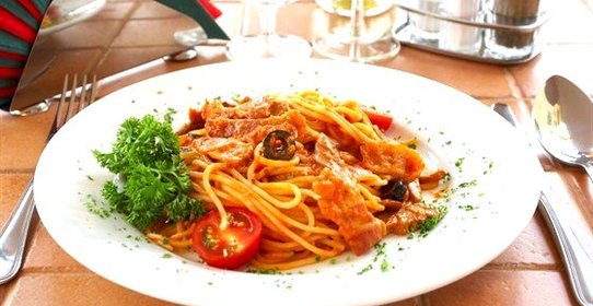 Паста с перцами и ветчиной